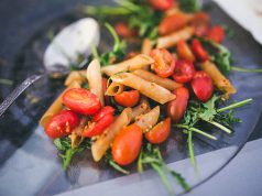 Easy Olive Oil, Tomato and Basil Pasta