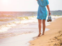 Best Tips on How to Wear Sneakers to Work