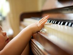 Kelly Brings J.Lo and Keith Urban to Tears