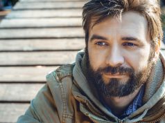 Homeless Man’s Act of Kindness Towards Woman