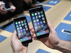 Jennifer Aniston Flaunts Nipples At Cake Premiere With Justin Theroux