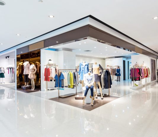 Outdoor kitchen decorating: Furnish and accessorize with fun and flair