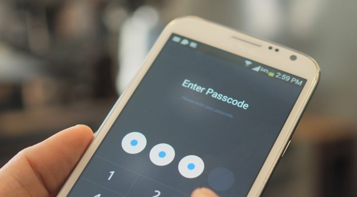 Mophie makes the iPhone 6 survive your day with a case