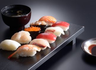 Scallop and mango summer rolls with spiced peanut dip recipe