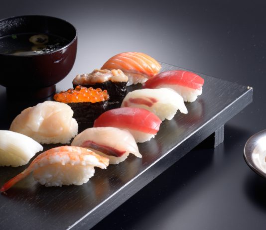 Scallop and mango summer rolls with spiced peanut dip recipe