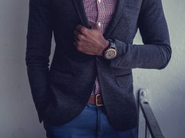 Artist brings air of distinction to Delafield apartment