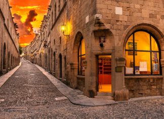 Tokyo Fashion Week Is Making Itself Great Again