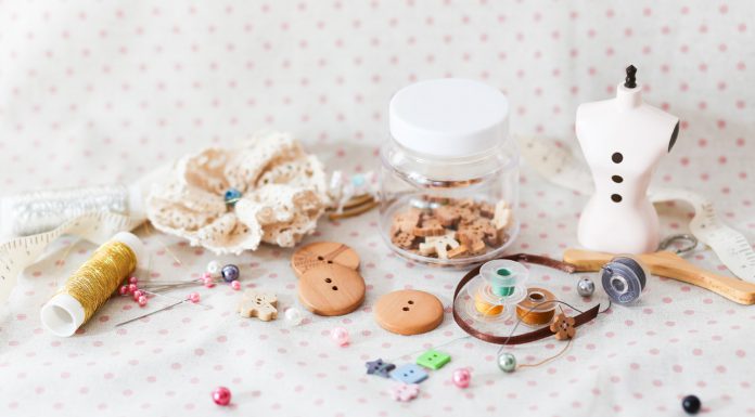 How to Make DIY Spring Art Using Only Buttons