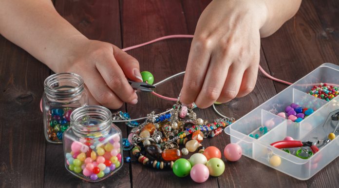 How to Make a Button Bracelet