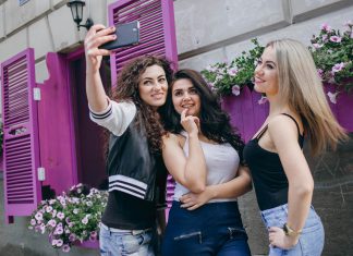 Top Tip: How to Use Snapchat on iPhone and Android