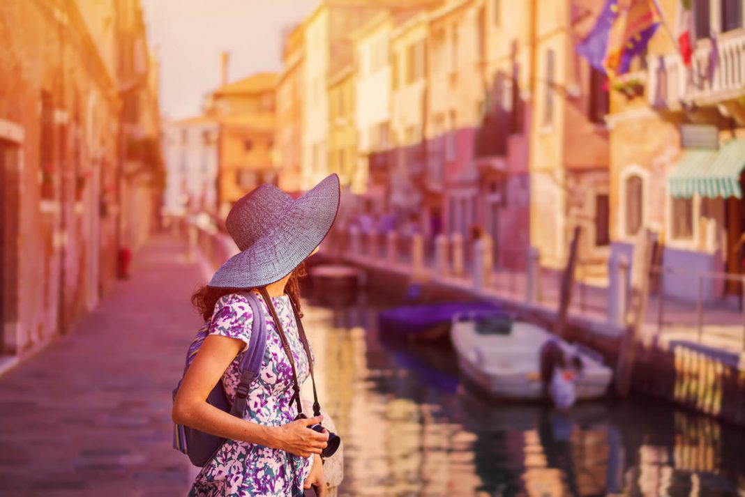 Travel,To,Autumn,Beautiful,Italy.,Happy,Woman,In,Blue,Hat