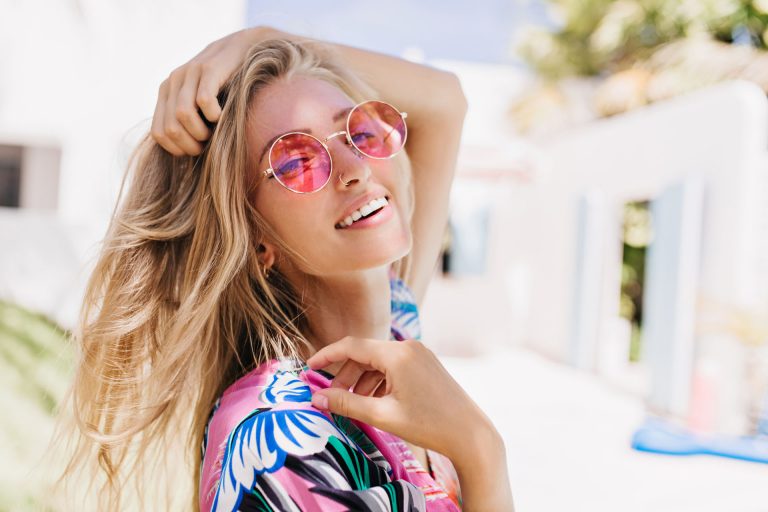 How to Find the Perfect Sunglasses for Your Hair & Face Shape