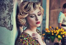 Vintage Pin-Up Girl American Record In A Depiction Of 60s