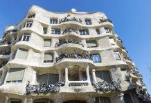 Top Reasons to Go to Barcelona