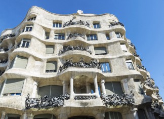 Top Reasons to Go to Barcelona