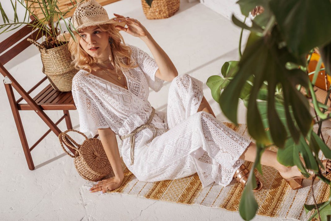 Young,Elegant,Fashionable,Model,Wearing,Summer,White,Crochet,Jumpsuit,,Straw