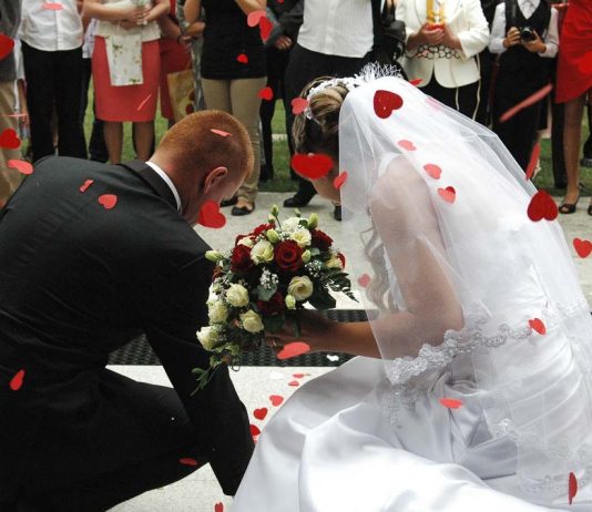 40 Ways to Decorate Your Ceremony Aisle