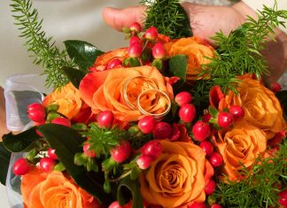 5 Budget Flower Tips for Your Wedding