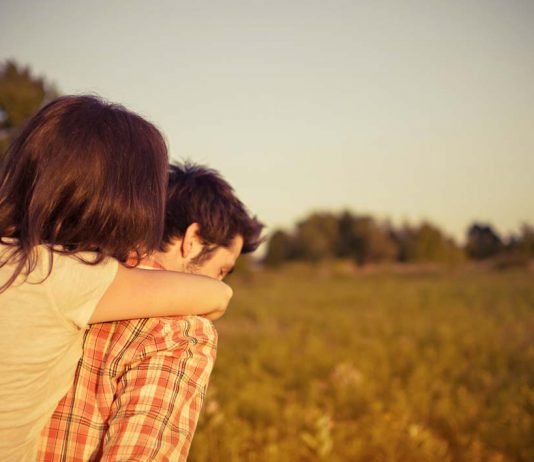 What to Wear for Your Engagement Photos