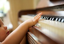 Kelly Brings J.Lo and Keith Urban to Tears