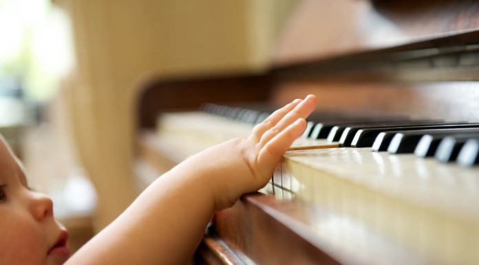 Kelly Brings J.Lo and Keith Urban to Tears