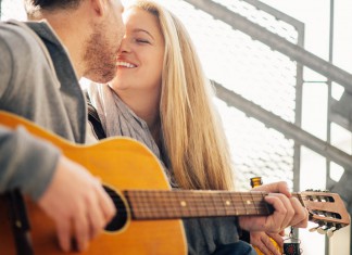 Amy Schumer and Chris Harrison Make Nice