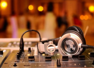 Taylor Swift Wins 2016 Grammys Album of the Year